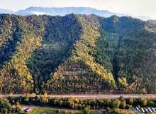 Black-Mountain-Along-US-119.-Harlan-County-Kentucky-2019.-Kentucky-Documentary-Photographic-Project-II.-0D0ABob-Hower0D0A-3