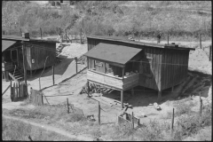 Ben-Shahn-Mining-shacks-Jenkins-Kentucky-1935