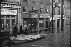 Carl-Mydans-Ohio-River-in-flood-Louisville-Kentucky-1936