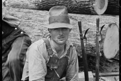 Carl-Mydans-Splitting-shingles-with-froe-and-maul-on-Coalins-Project-area-farm-in-western-Kentucky-2-1936