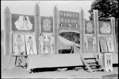 Marion-Post-Wolcott-Midway-and-carnival-Shelby-County-Fair-and-Horse-Show-Shelbyville-Kentucky-1940