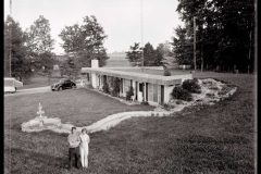Fountain-in-Front-Yard-Eubank-Pulaski-County-1977-BB