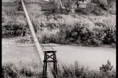 Swinging-Bridge-over-Troublesome-Creek-Breathitt-County-1975-BH