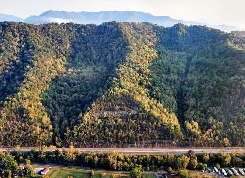2.-Black-Mountain-Along-US-119.-Harlan-County-Kentucky-2019.-Kentucky-Documentary-Photographic-Project-II.-0DBob-Hower0D-3