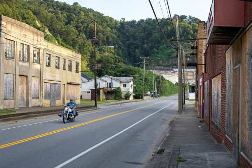 6.-Main-Street-Martin.-Floyd-County-Kentucky-2017.-Kentucky-Documentary-Photographic-Project-II.-0DBrittany-Greeson0D-3